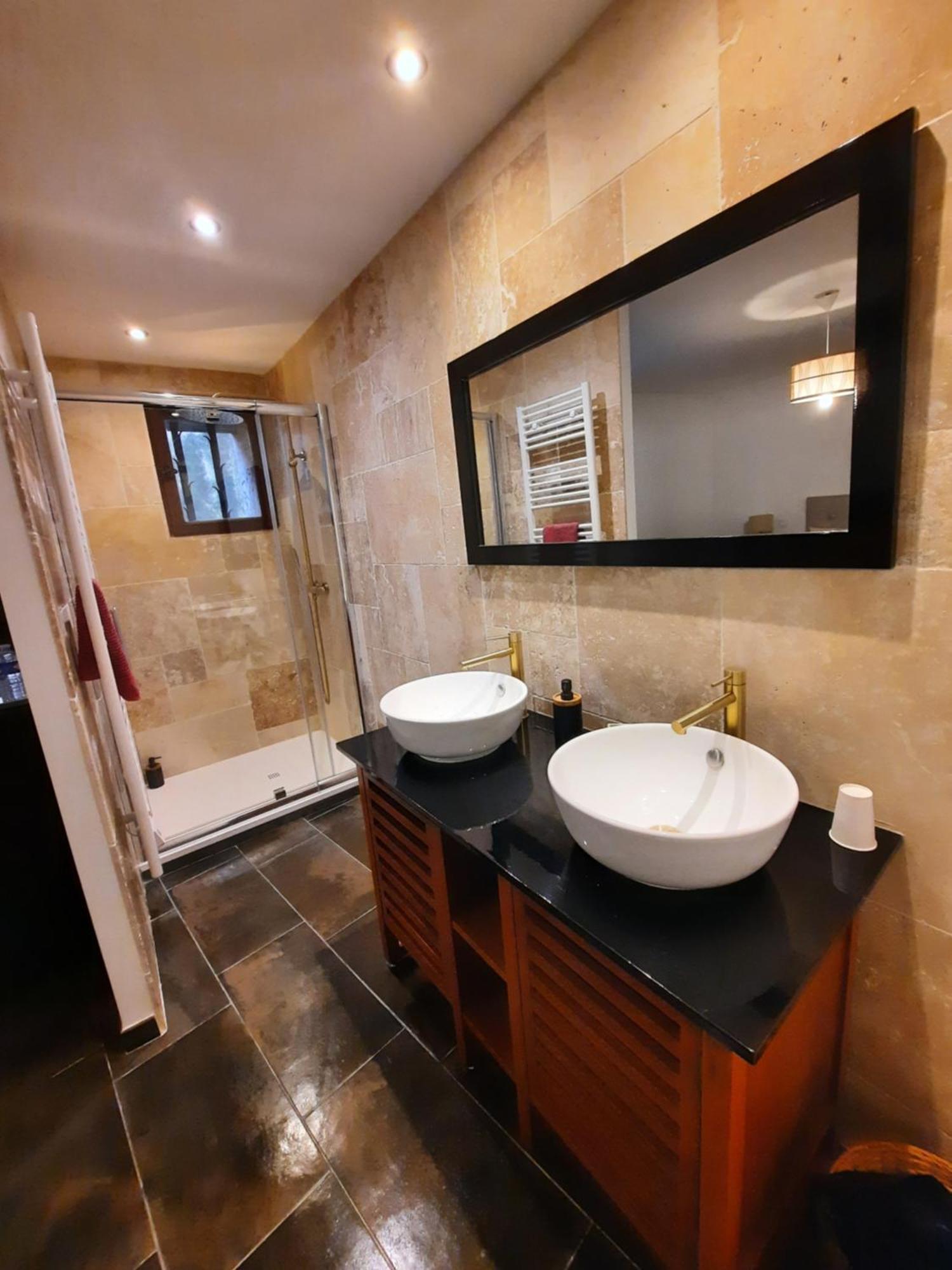 La Bonbonniere Gite De Charme Avec Jacuzzi Malaucène Kültér fotó