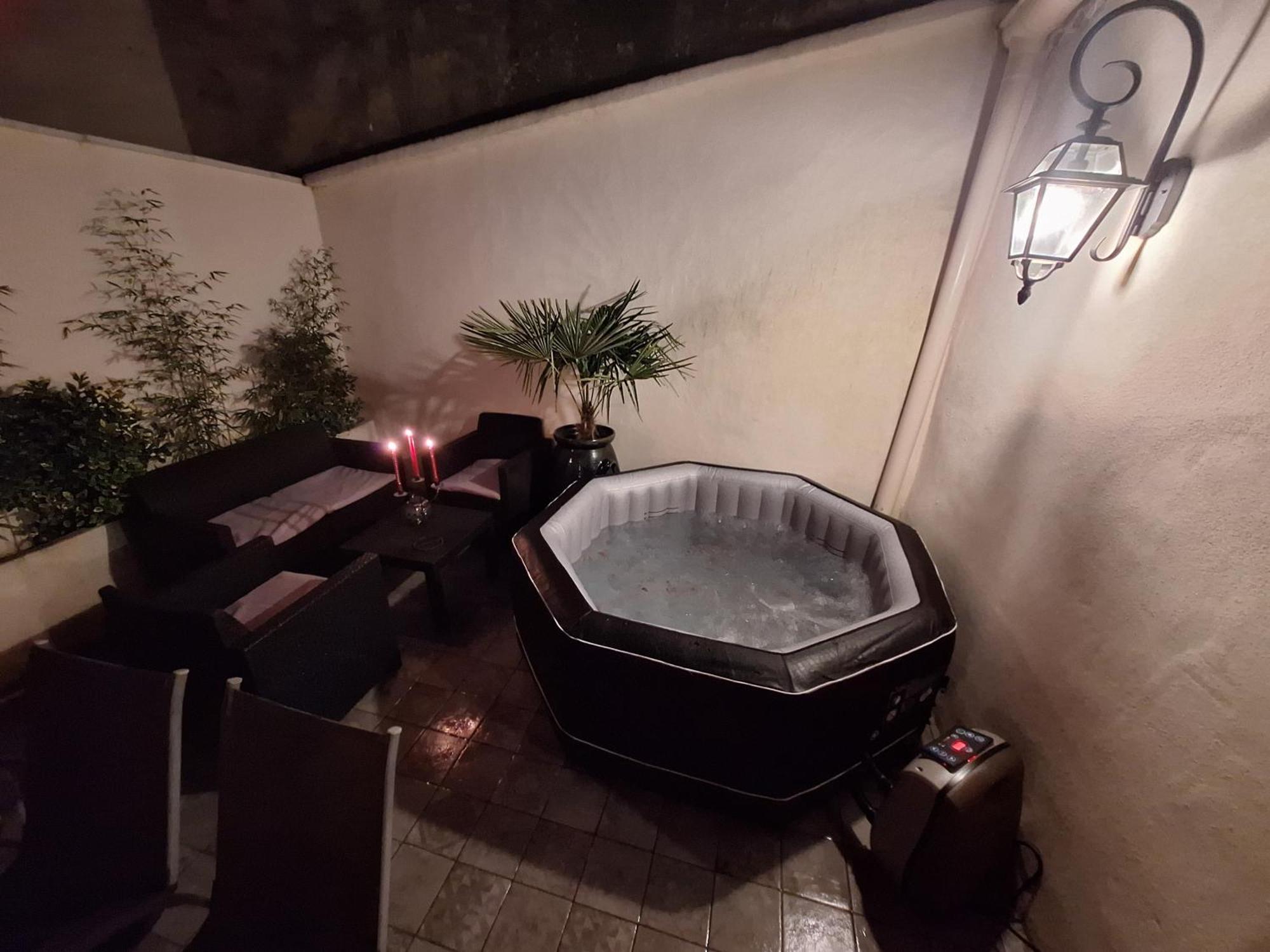 La Bonbonniere Gite De Charme Avec Jacuzzi Malaucène Kültér fotó