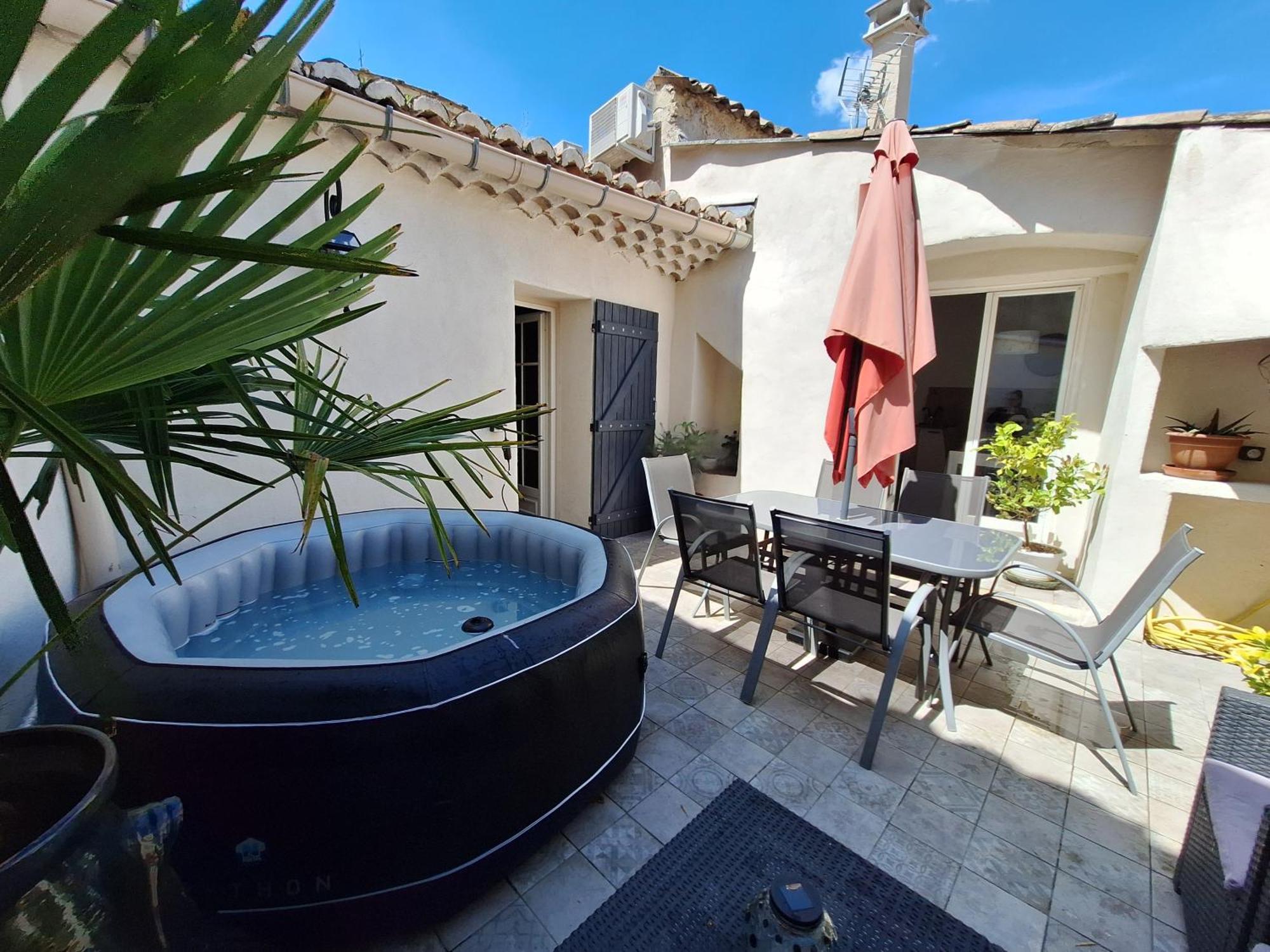 La Bonbonniere Gite De Charme Avec Jacuzzi Malaucène Kültér fotó